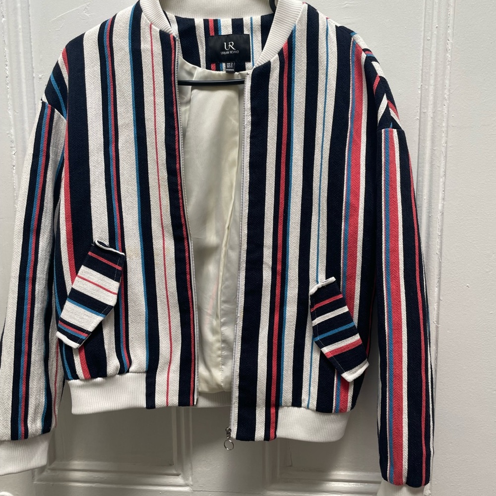 Vest - Picture 3 of 3